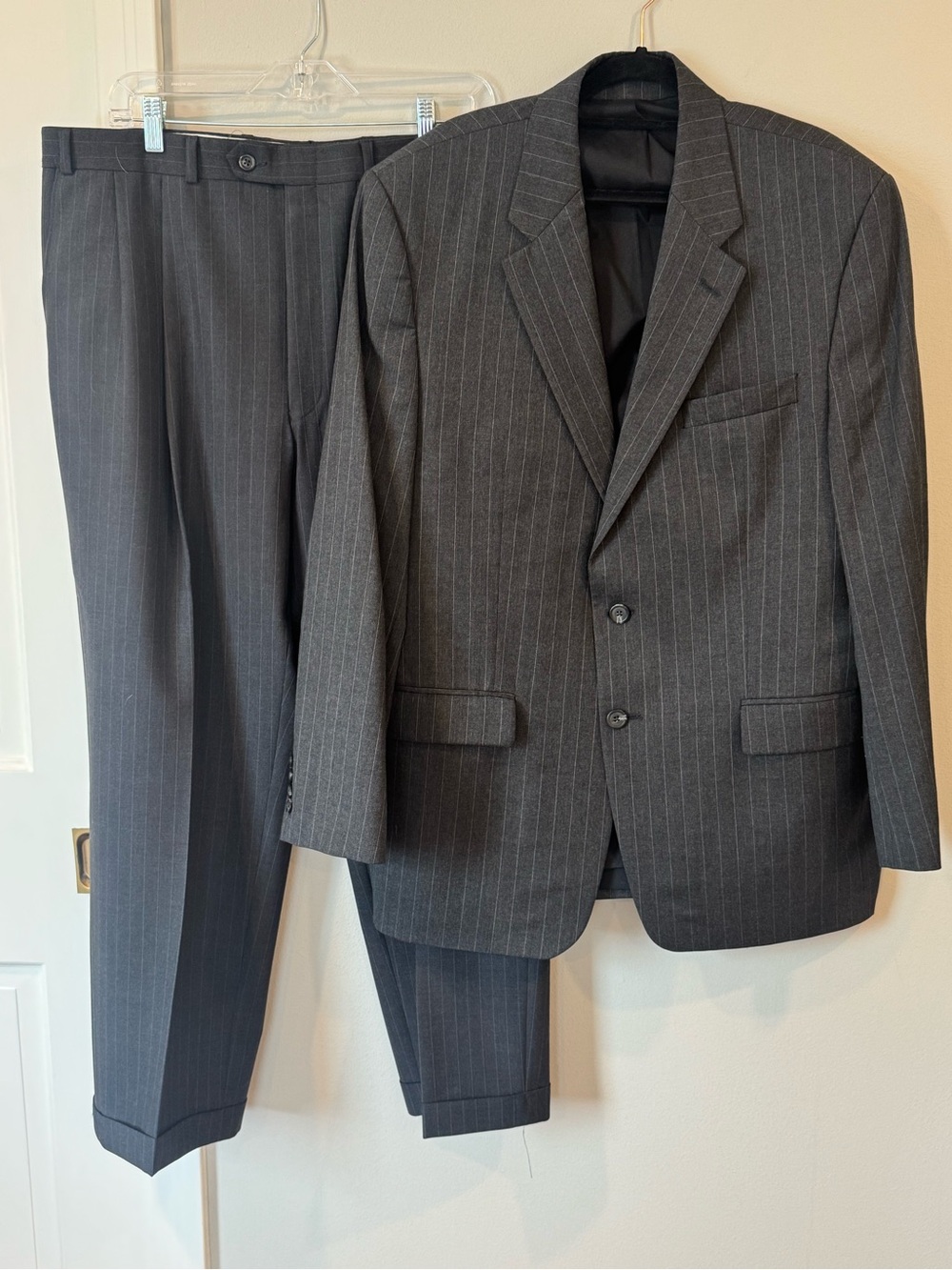 Ralph Lauren Suit Mens 42R Gray Pinstripe 2 Button 100% Wool Pants 38x27 Pleated
